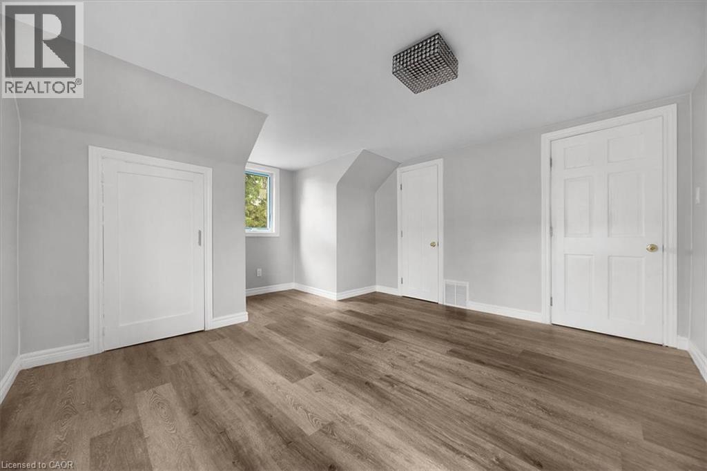 687 Upper James Street, Hamilton, ON - Indoor Photo Showing Other Room