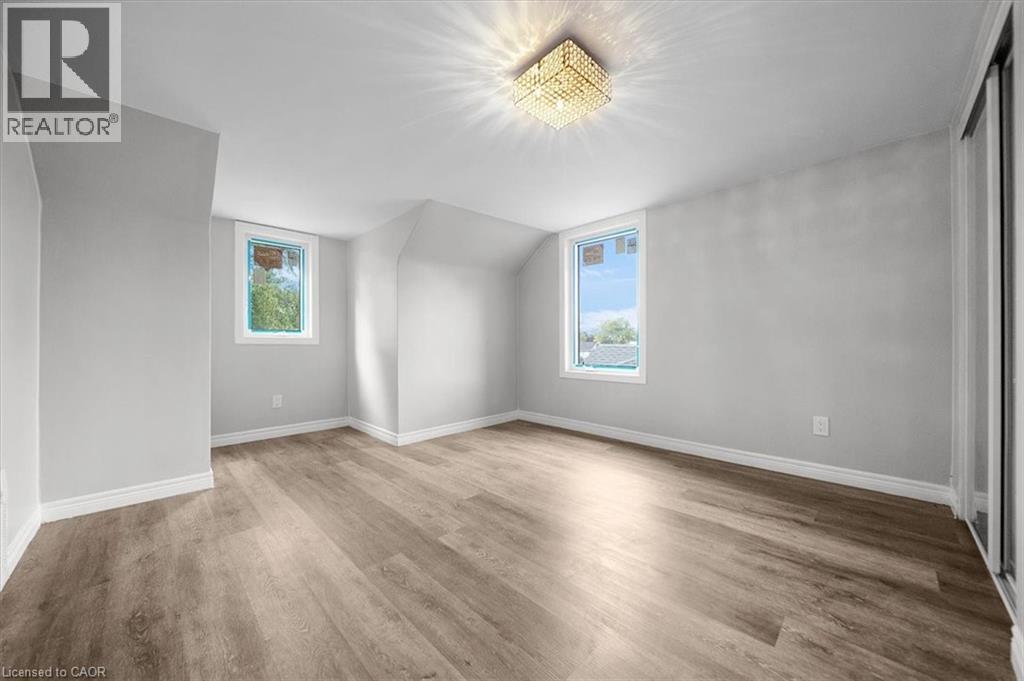 687 Upper James Street, Hamilton, ON - Indoor Photo Showing Other Room