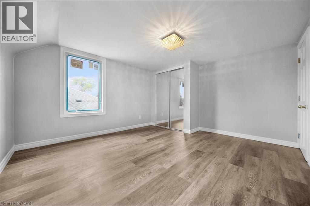 687 Upper James Street, Hamilton, ON - Indoor Photo Showing Other Room