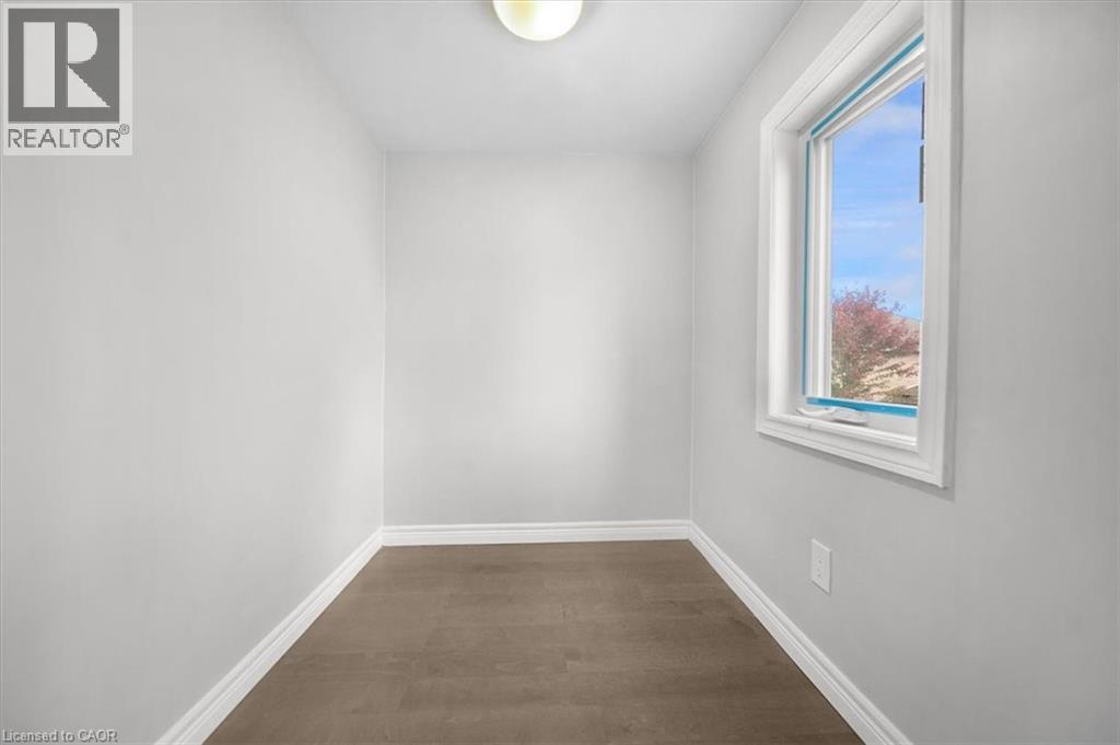 687 Upper James Street, Hamilton, ON - Indoor Photo Showing Other Room