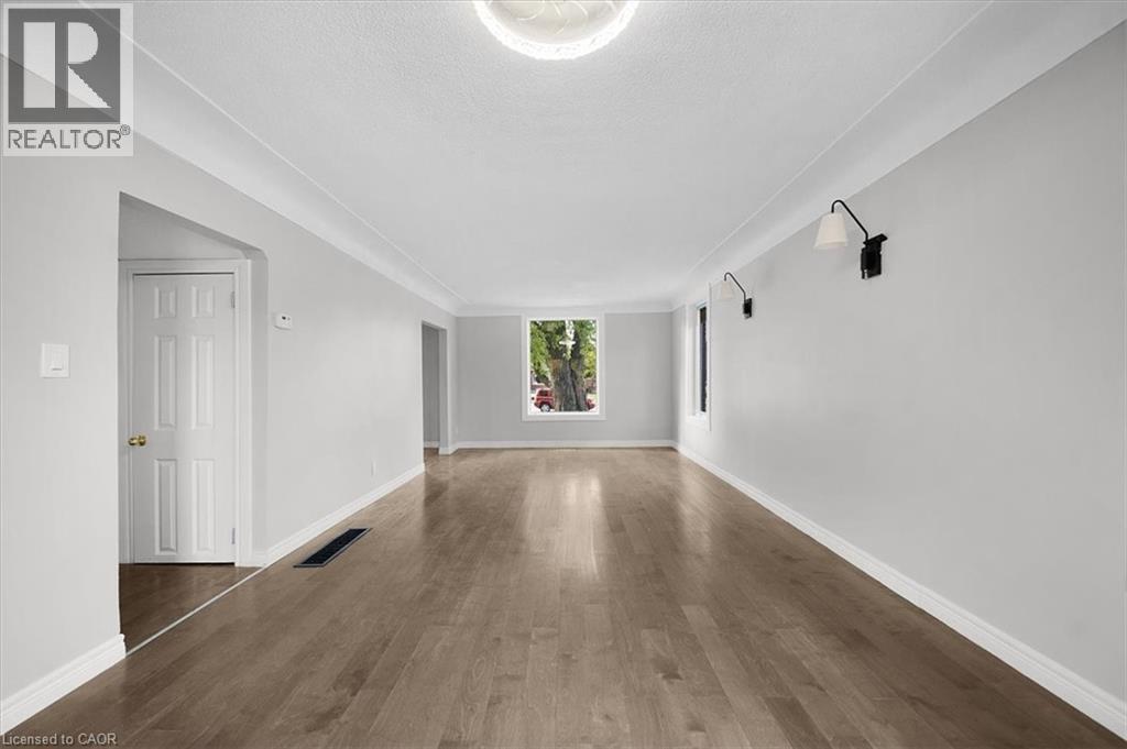 687 Upper James Street, Hamilton, ON - Indoor Photo Showing Other Room