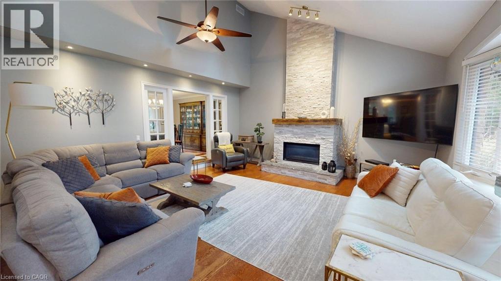 1962 Snake Road, Burlington, ON - Indoor Photo Showing Living Room With Fireplace