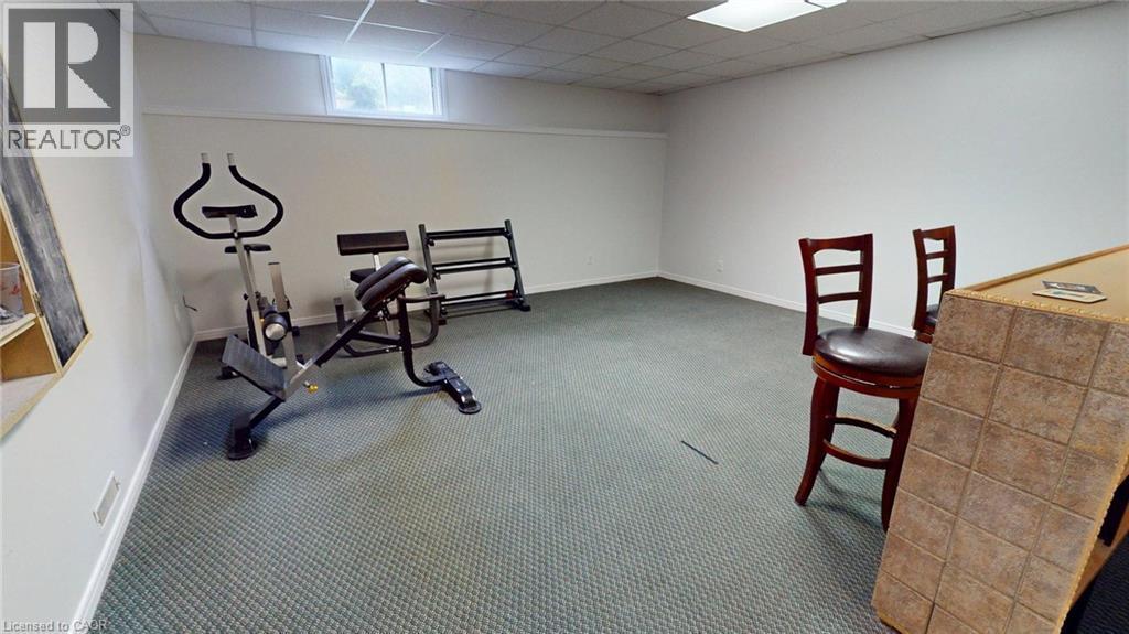 1962 Snake Road, Burlington, ON - Indoor Photo Showing Other Room