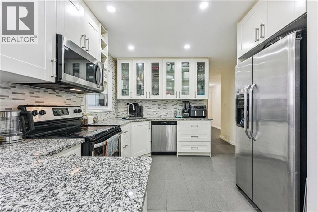 107 Deschene Avenue, Hamilton, ON