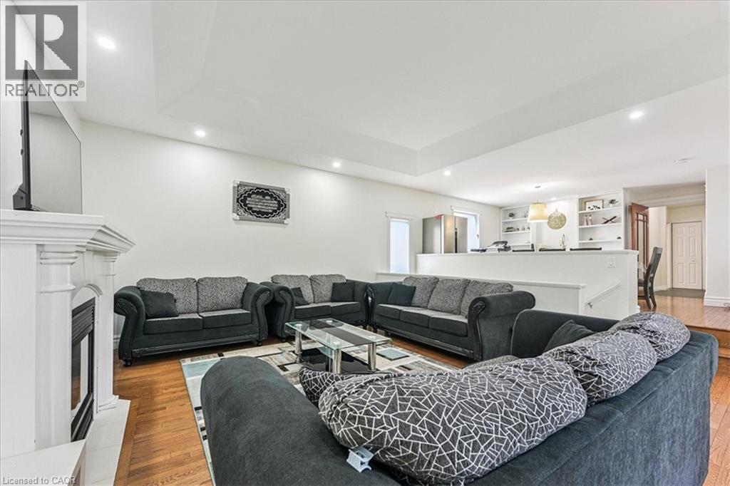 107 Deschene Avenue, Hamilton, ON