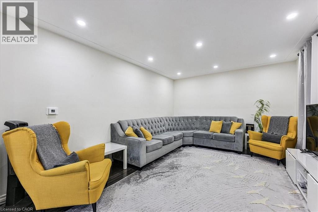 107 Deschene Avenue, Hamilton, ON