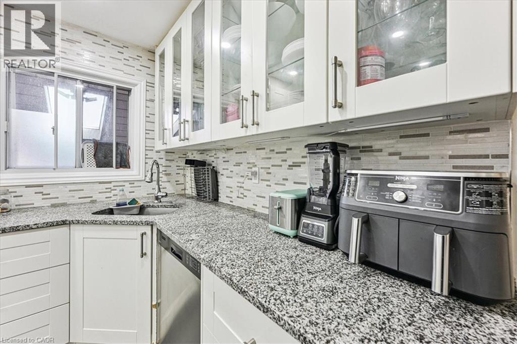 107 Deschene Avenue, Hamilton, ON