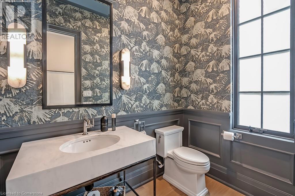 3093 Princess Boulevard, Burlington, ON - Indoor Photo Showing Bathroom