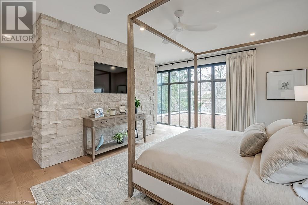 3093 Princess Boulevard, Burlington, ON - Indoor Photo Showing Bedroom