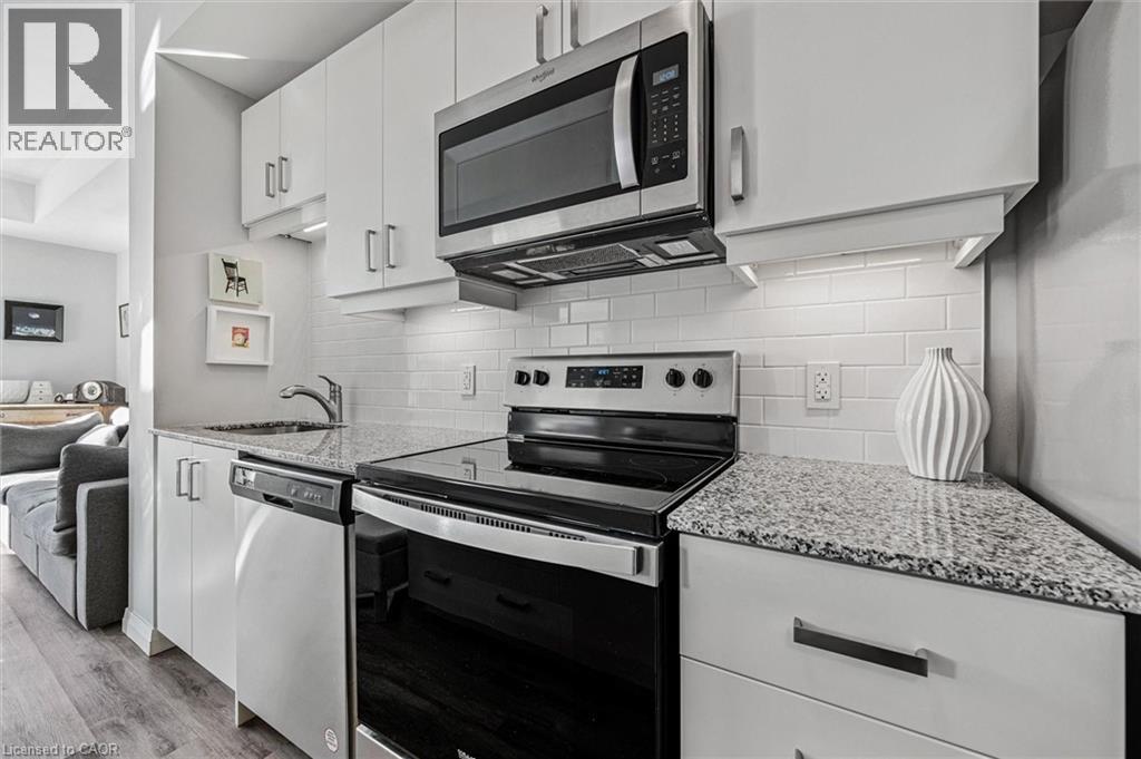 108 Garment Street Unit# 416, Kitchener, ON - Indoor Photo Showing Kitchen With Stainless Steel Kitchen With Upgraded Kitchen