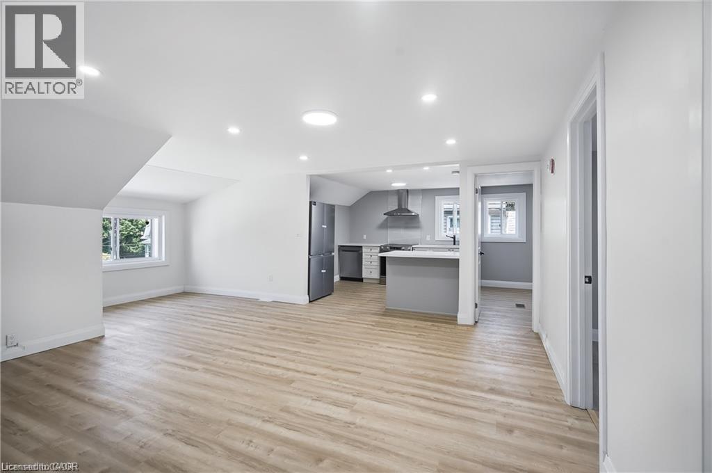 10 Comet Avenue Unit# 2, Hamilton, ON - Indoor Photo Showing Other Room