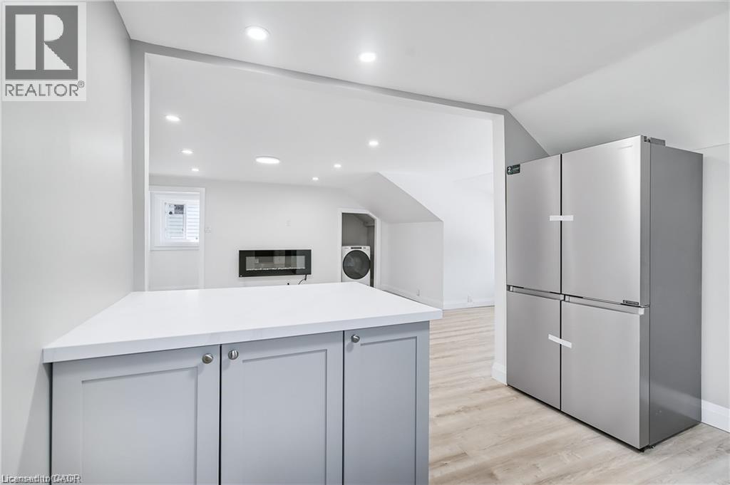 10 Comet Avenue Unit# 2, Hamilton, ON - Indoor