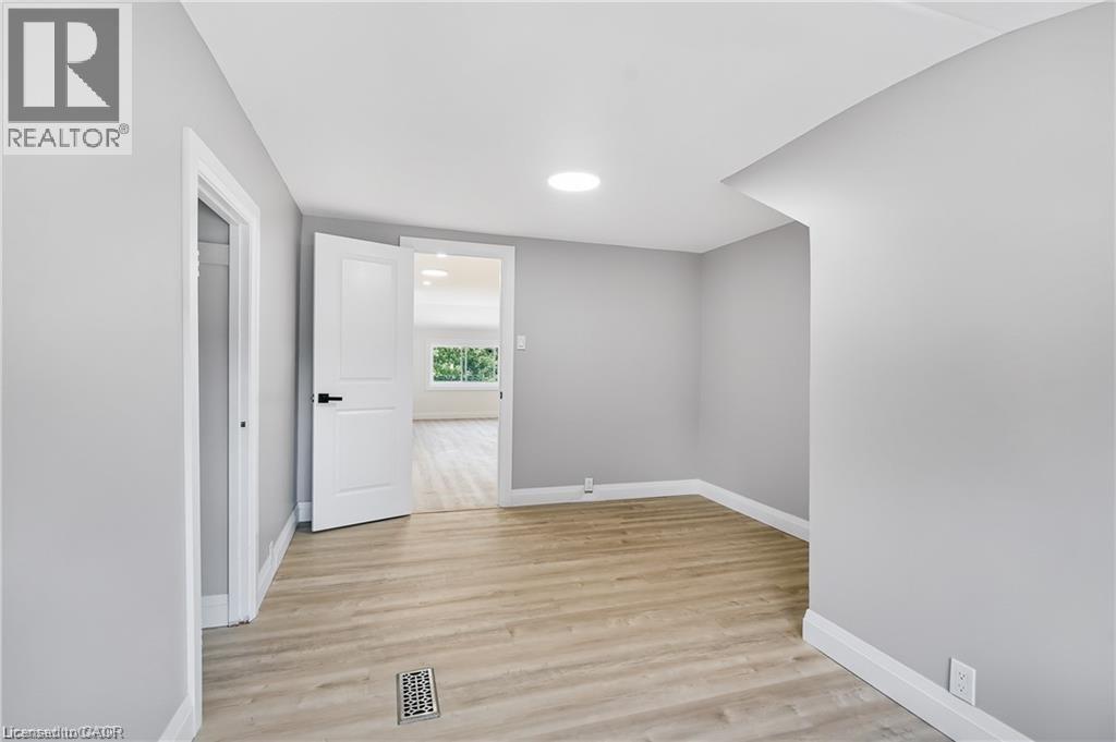 10 Comet Avenue Unit# 2, Hamilton, ON - Indoor Photo Showing Other Room