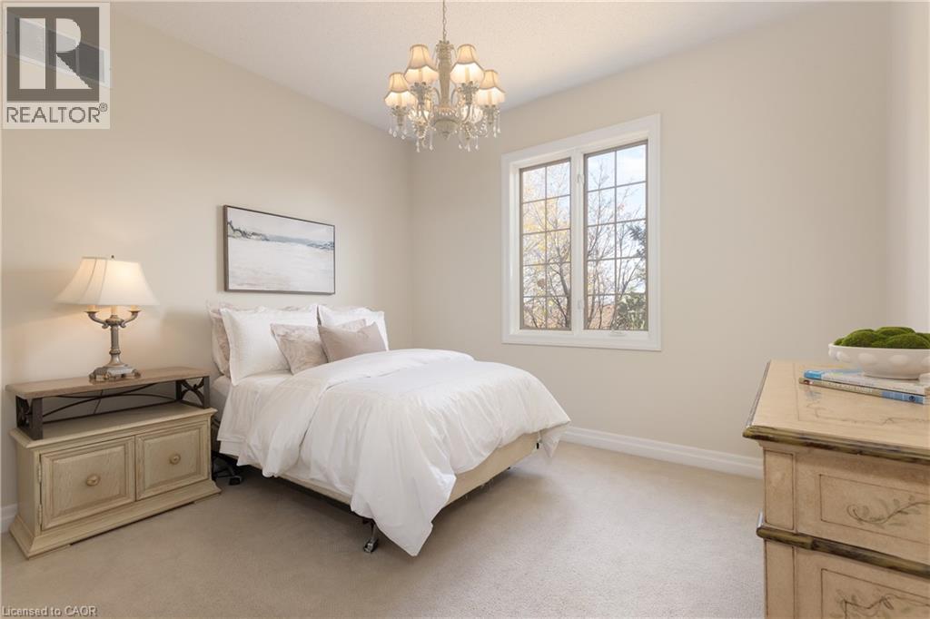 1285 Beaufort Drive, Burlington, ON - Indoor Photo Showing Bedroom