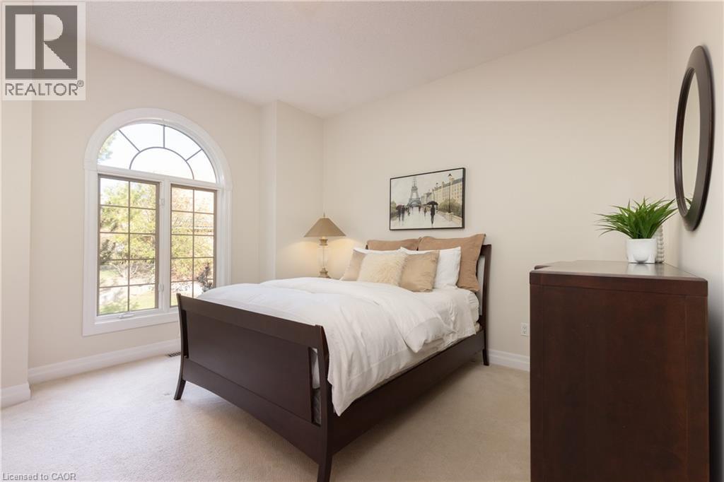 1285 Beaufort Drive, Burlington, ON - Indoor Photo Showing Bedroom