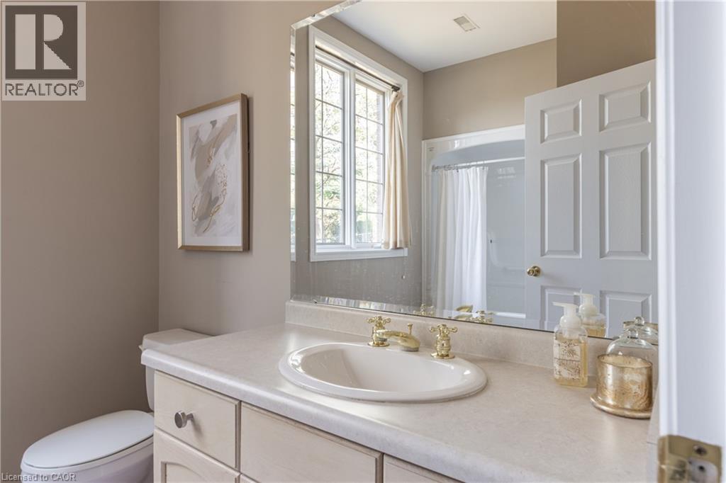 1285 Beaufort Drive, Burlington, ON - Indoor Photo Showing Bathroom