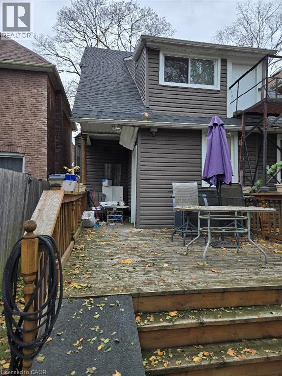 17 Fairleigh Avenue S, Hamilton, ON - Outdoor