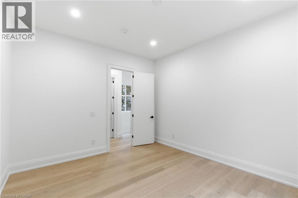 135 Secord Lane, Burlington, ON - Indoor Photo Showing Other Room