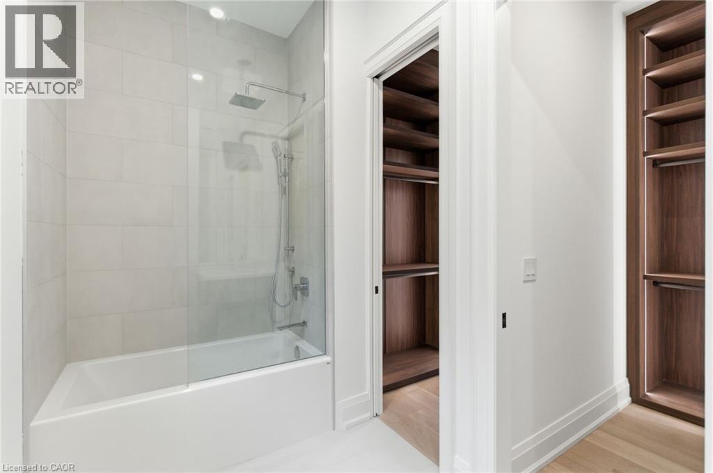 135 Secord Lane, Burlington, ON - Indoor Photo Showing Bathroom