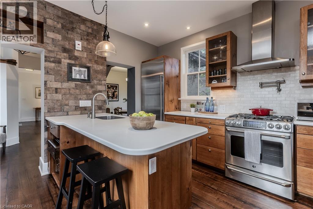 2154 Caroline Street, Burlington, ON - Indoor Photo Showing Kitchen