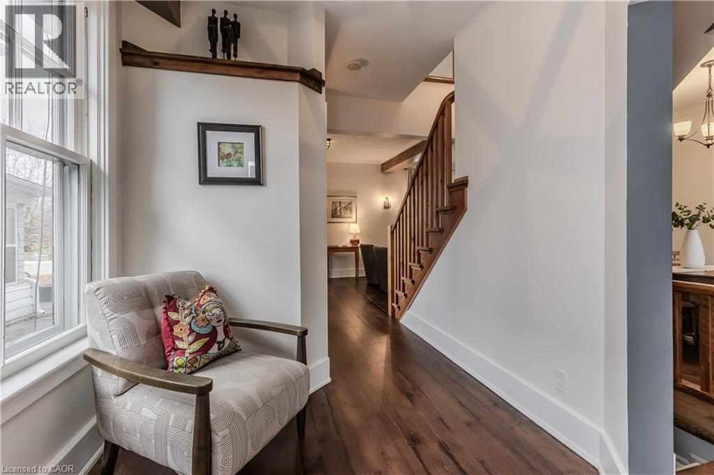 2154 Caroline Street, Burlington, ON - Indoor