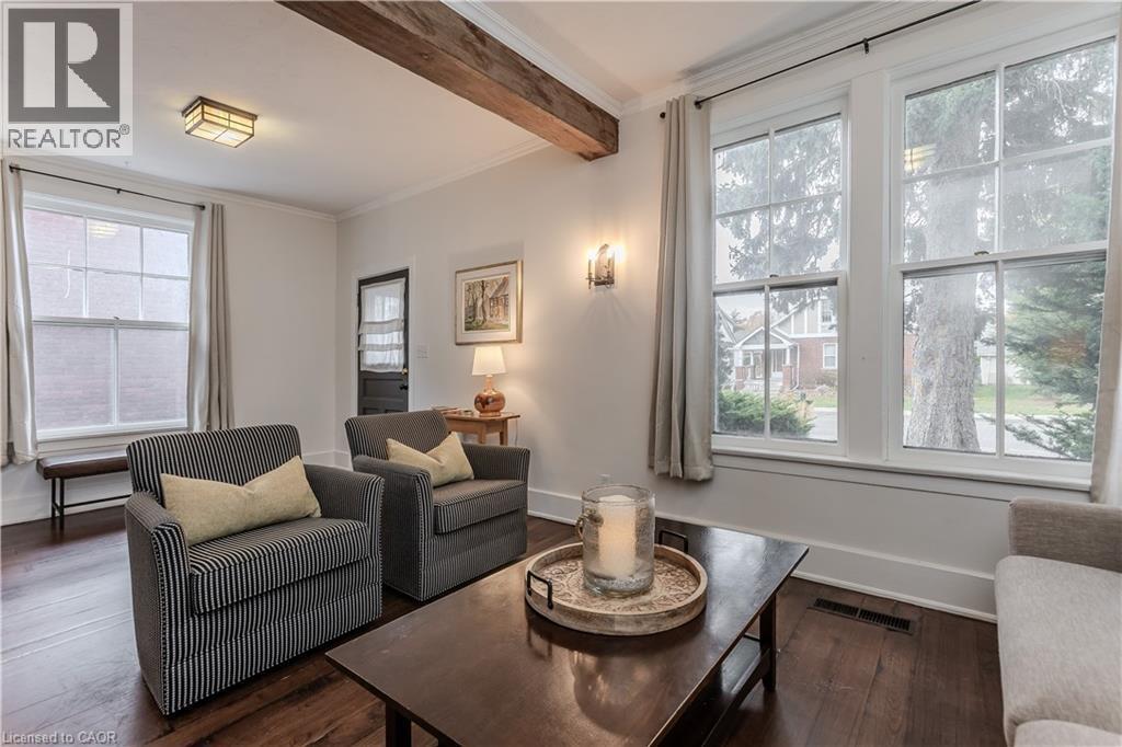 2154 Caroline Street, Burlington, ON - Indoor Photo Showing Living Room