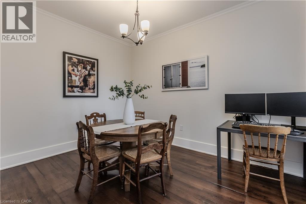 2154 Caroline Street, Burlington, ON - Indoor Photo Showing Dining Room