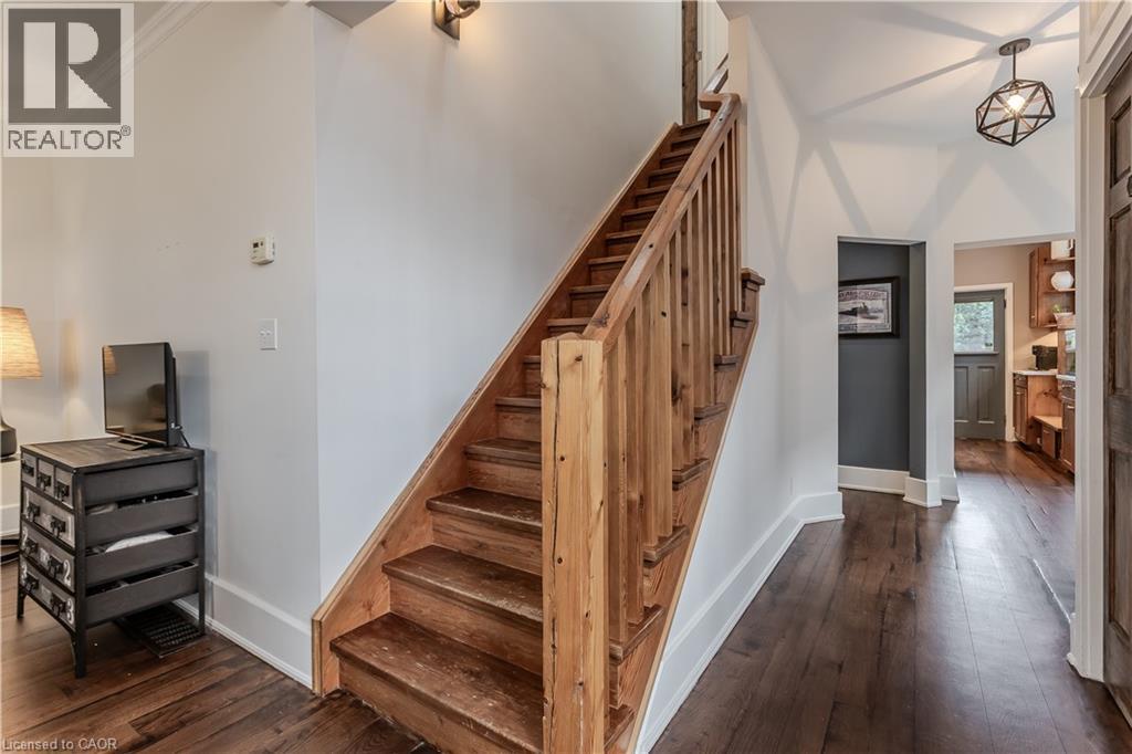 2154 Caroline Street, Burlington, ON - Indoor Photo Showing Other Room