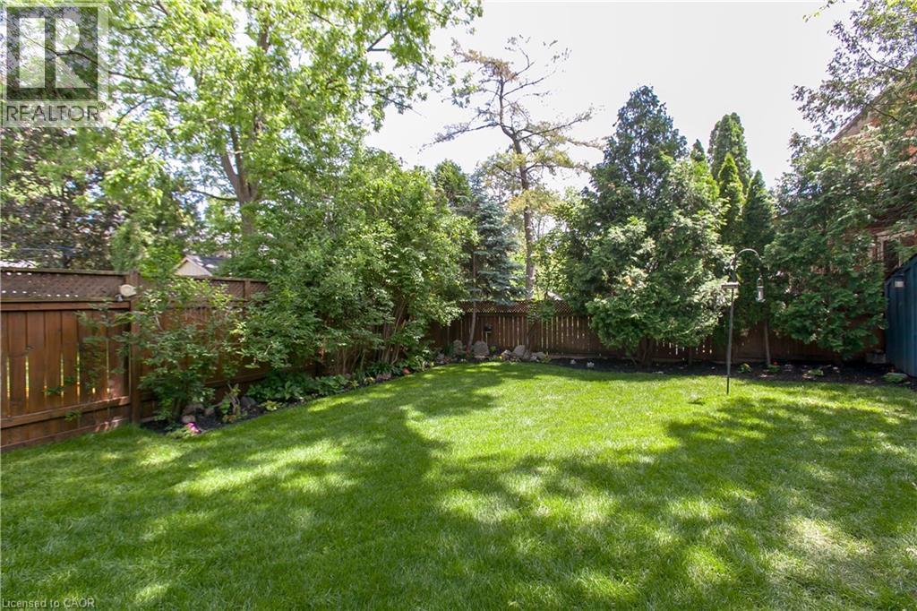 2154 Caroline Street, Burlington, ON - Outdoor With Backyard