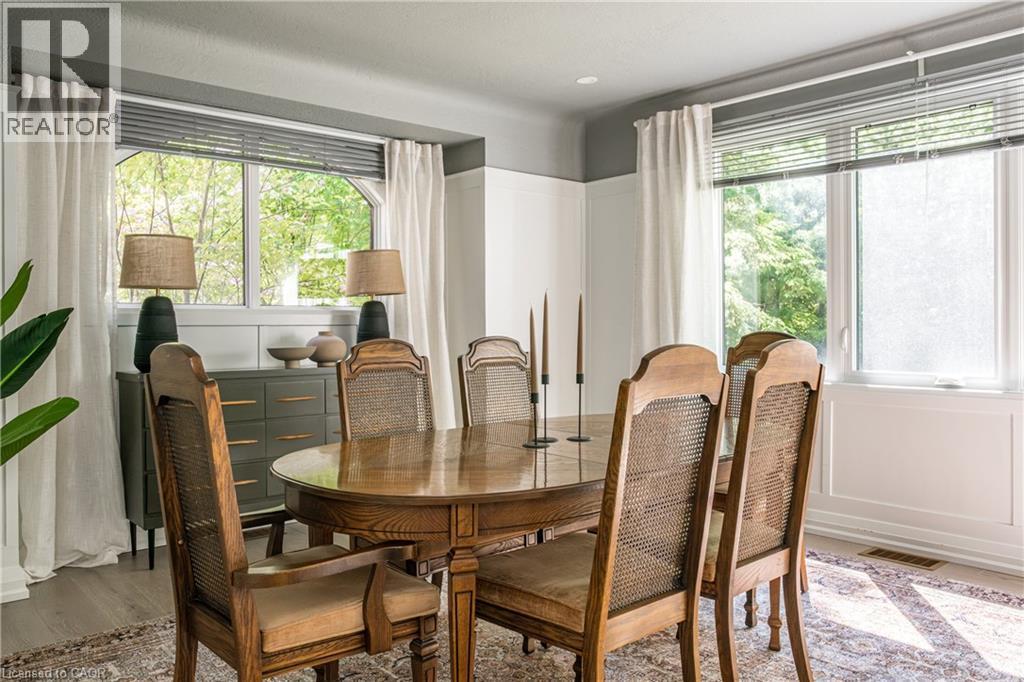 3 Oakwood Place, Hamilton, ON - Indoor Photo Showing Dining Room