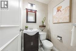 2pc powder on main level -