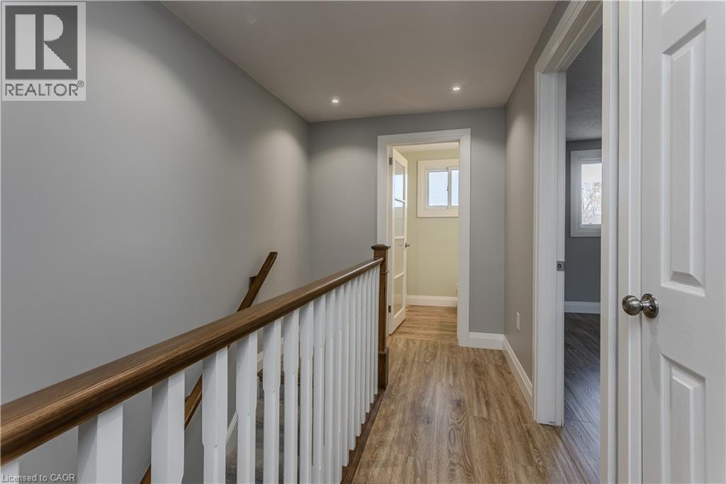 30 Graywood Road, Hamilton, ON - Indoor Photo Showing Other Room