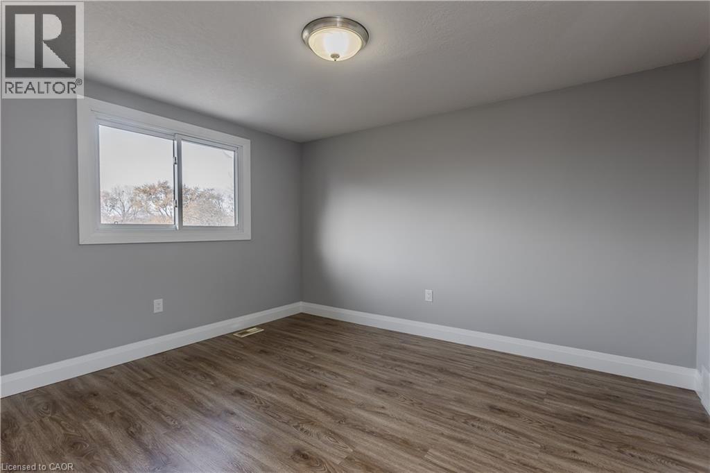 30 Graywood Road, Hamilton, ON - Indoor Photo Showing Other Room