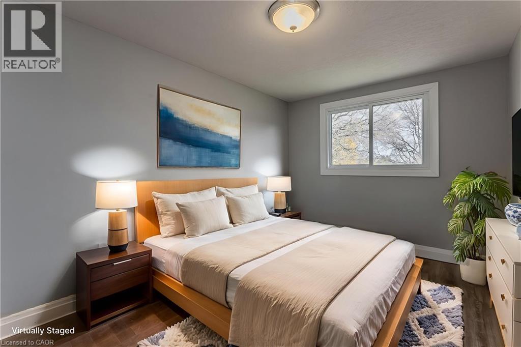 30 Graywood Road, Hamilton, ON - Indoor Photo Showing Bedroom