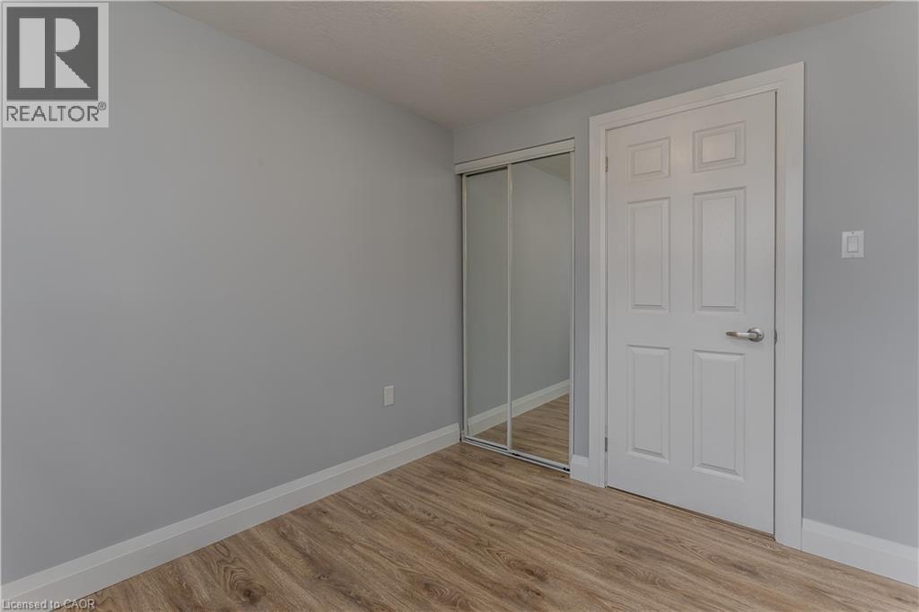 30 Graywood Road, Hamilton, ON - Indoor Photo Showing Other Room