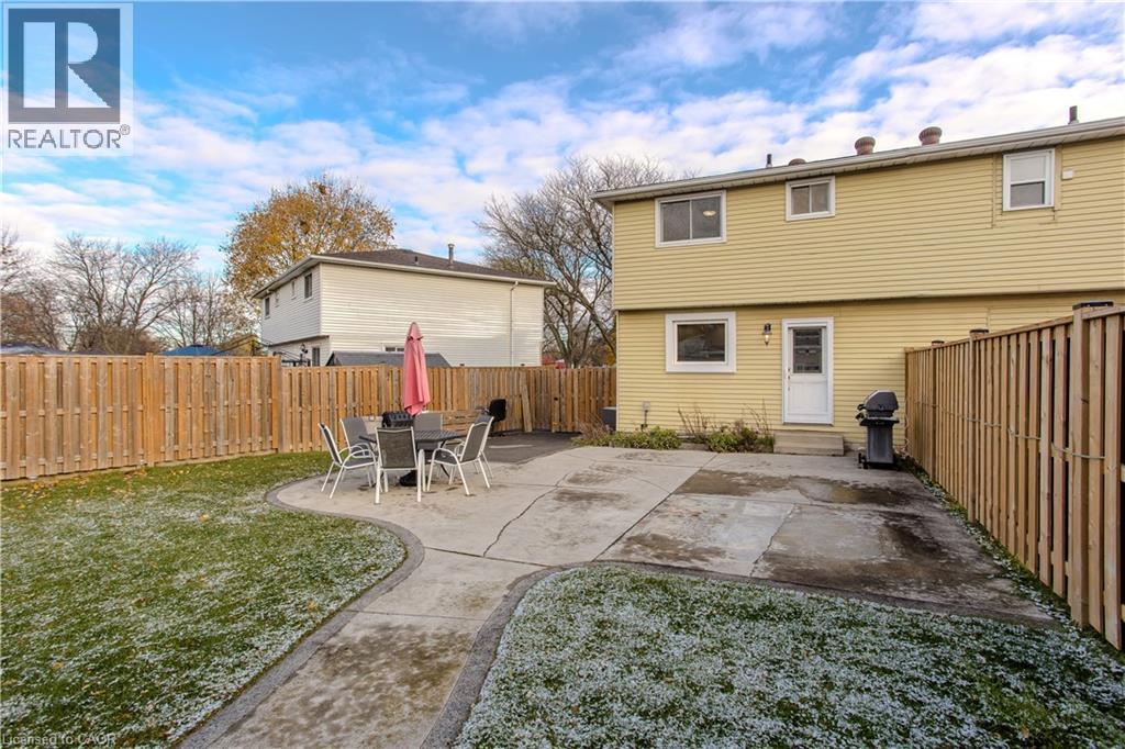 30 Graywood Road, Hamilton, ON - Outdoor