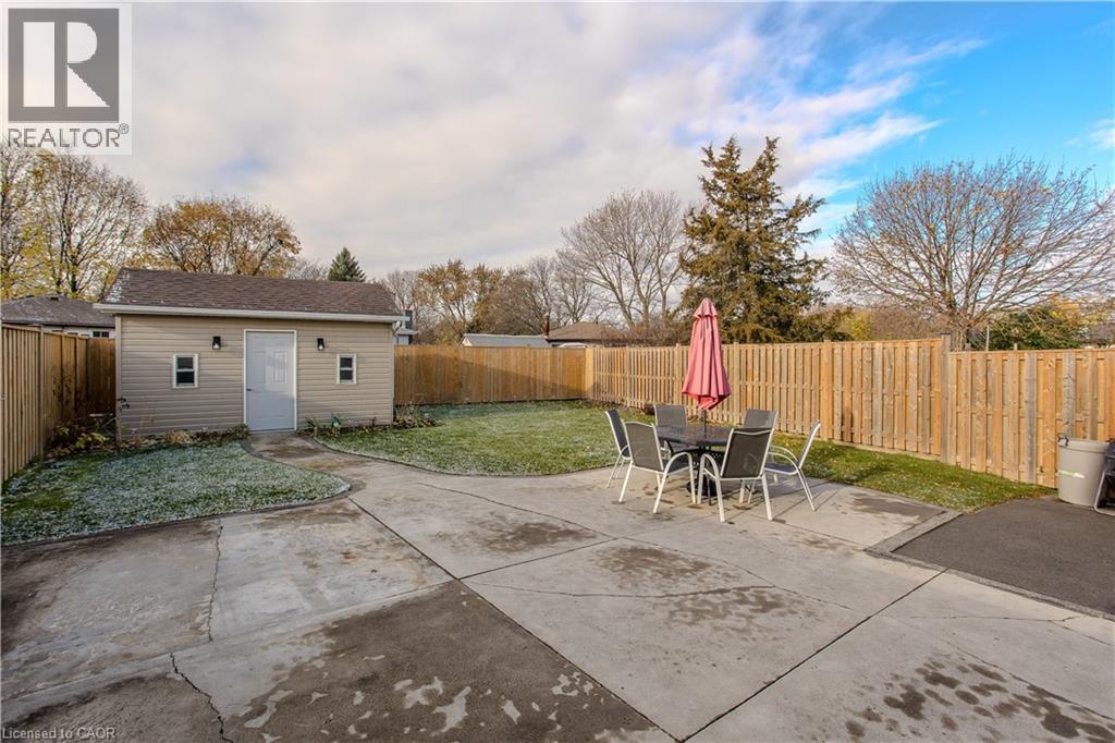 30 Graywood Road, Hamilton, ON - Outdoor