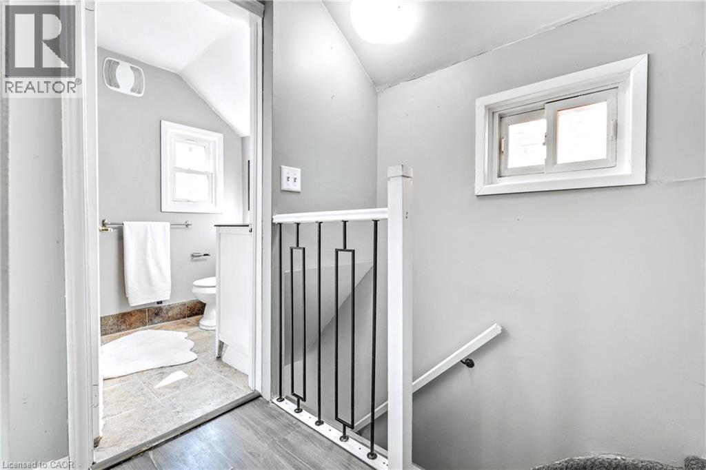 381 Herkimer Street, Hamilton, ON - Indoor Photo Showing Other Room