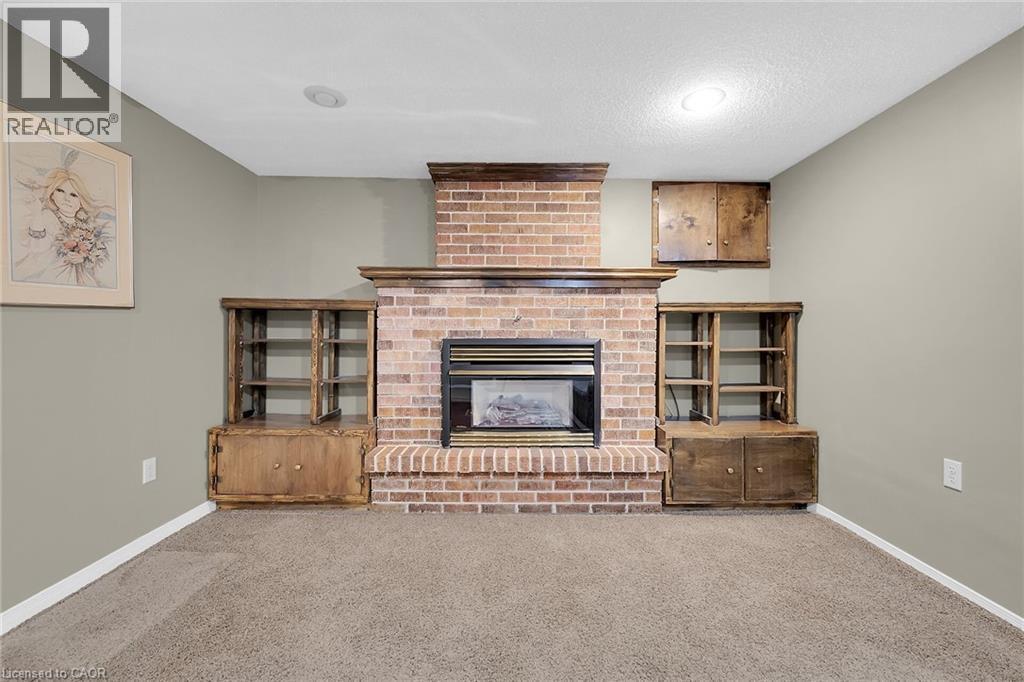 9 Gavin Drive, St. Catharines, ON - Indoor With Fireplace