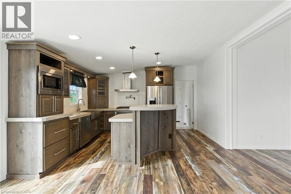 45 Riverbend Crescent, Nanticoke, ON - Indoor Photo Showing Kitchen
