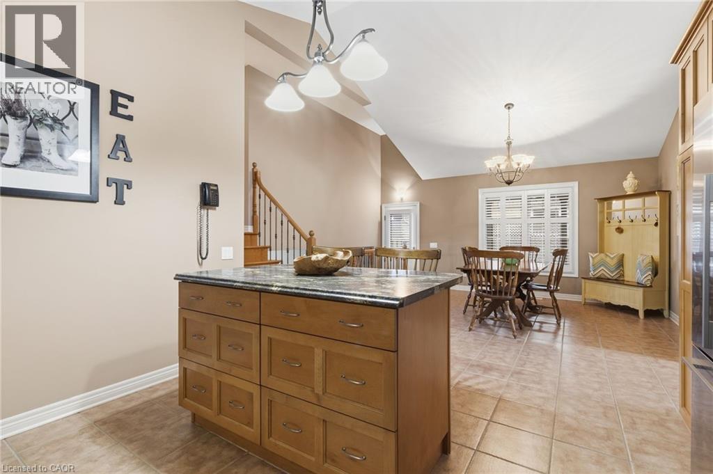 5 Briarwood Drive, St. Catharines, ON - Indoor Photo Showing Dining Room
