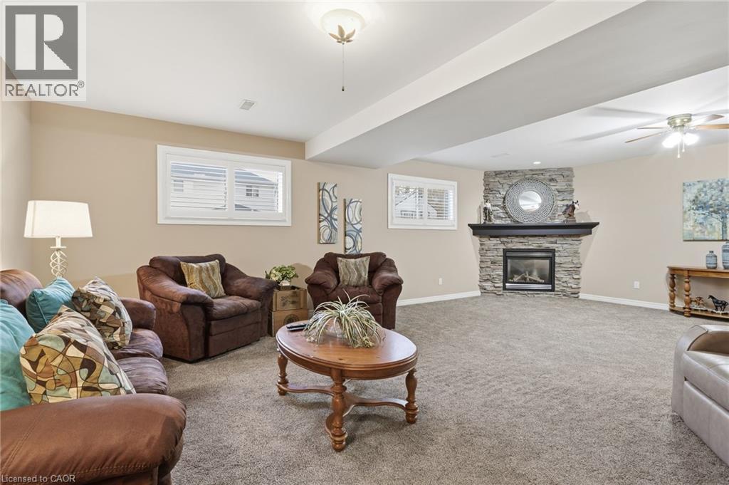 5 Briarwood Drive, St. Catharines, ON - Indoor Photo Showing Living Room With Fireplace