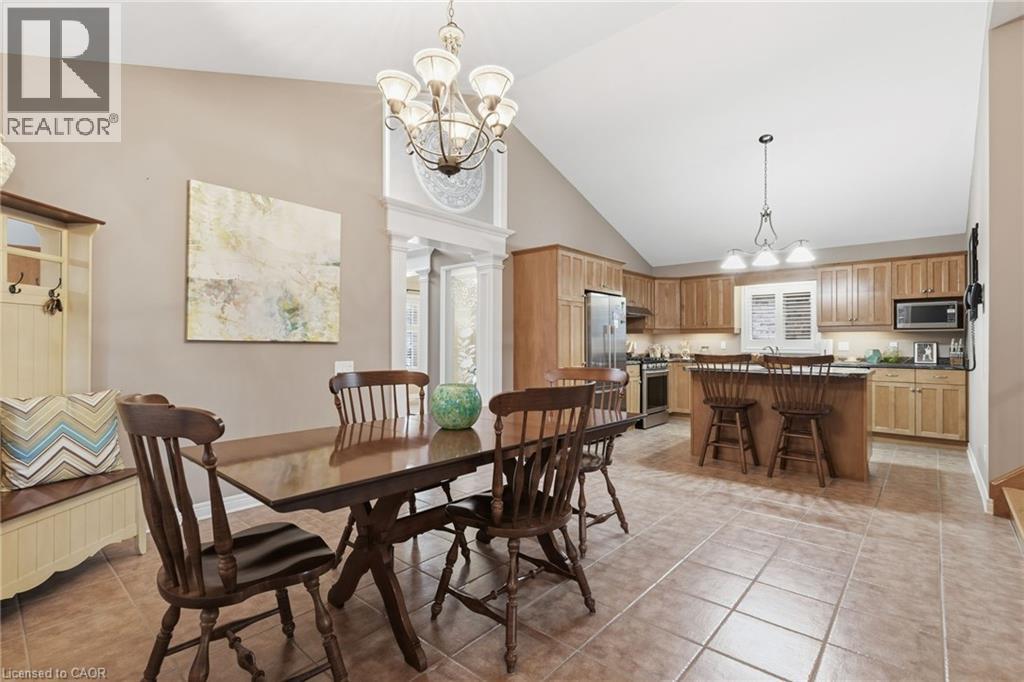 5 Briarwood Drive, St. Catharines, ON - Indoor Photo Showing Dining Room