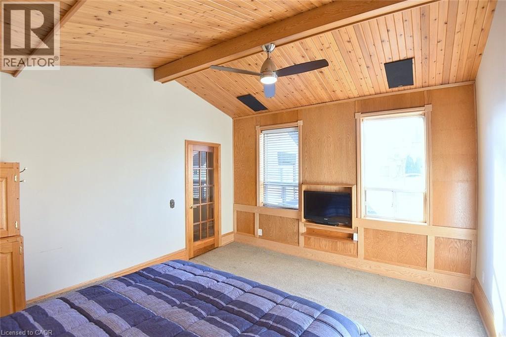 185 Market Street, Hamilton, ON - Indoor Photo Showing Bedroom