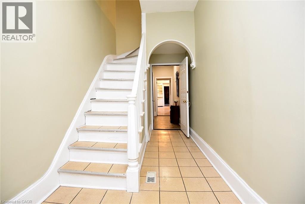 185 Market Street, Hamilton, ON - Indoor Photo Showing Other Room