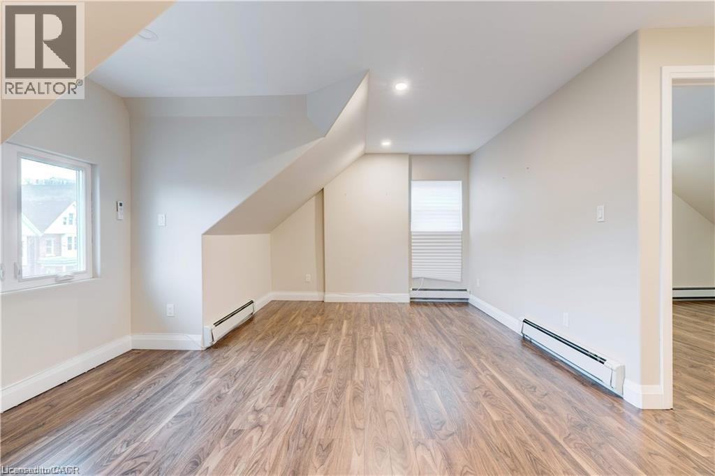 152 Sanford Avenue S, Hamilton, ON - Indoor Photo Showing Other Room