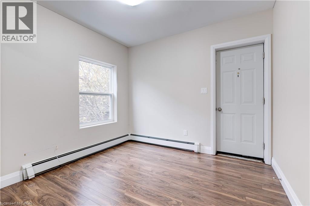 Upper Unit - 152 Sanford Avenue S, Hamilton, ON - Indoor Photo Showing Other Room