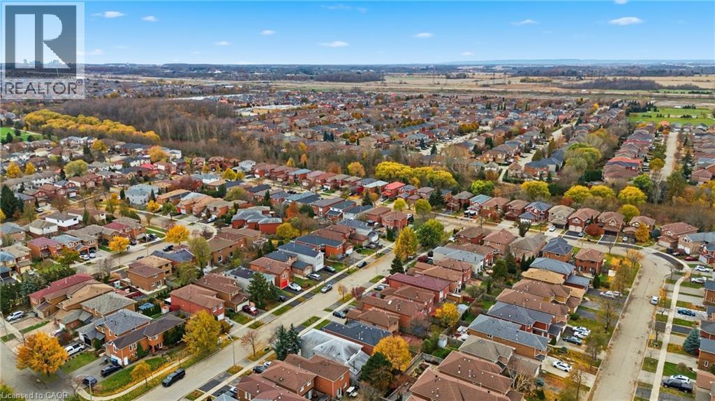 View of property location with nearby suburban area - 3372 Bobwhite Mews, Mississauga, ON