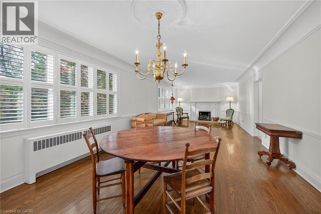 842 Forest Glen Avenue, Burlington, ON - Indoor Photo Showing Dining Room