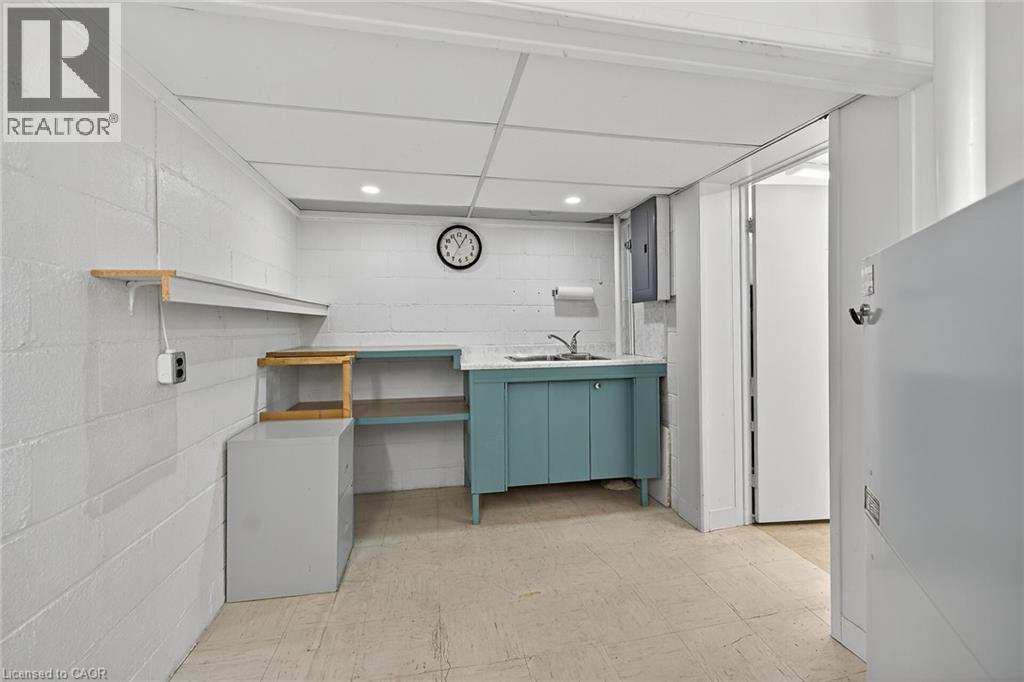 842 Forest Glen Avenue, Burlington, ON - Indoor